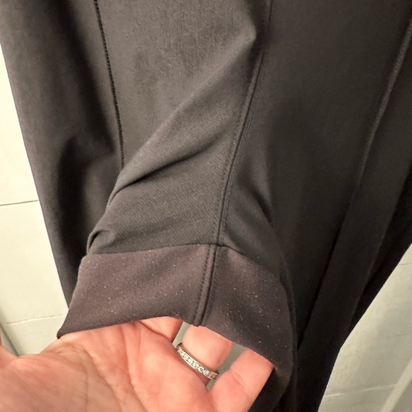 Athleta black pintuck pull on woman’s athleisure pant. 16T - Picture 6 of 11